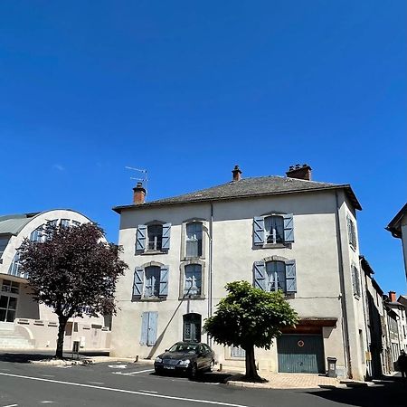French Holiday Accommodation Bort les Orgues Bagian luar foto